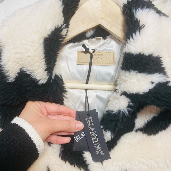 Blank NYC Love Birds Black and Cream Houndsthooth Faux Fur Coat XS - Picture 7 of 9